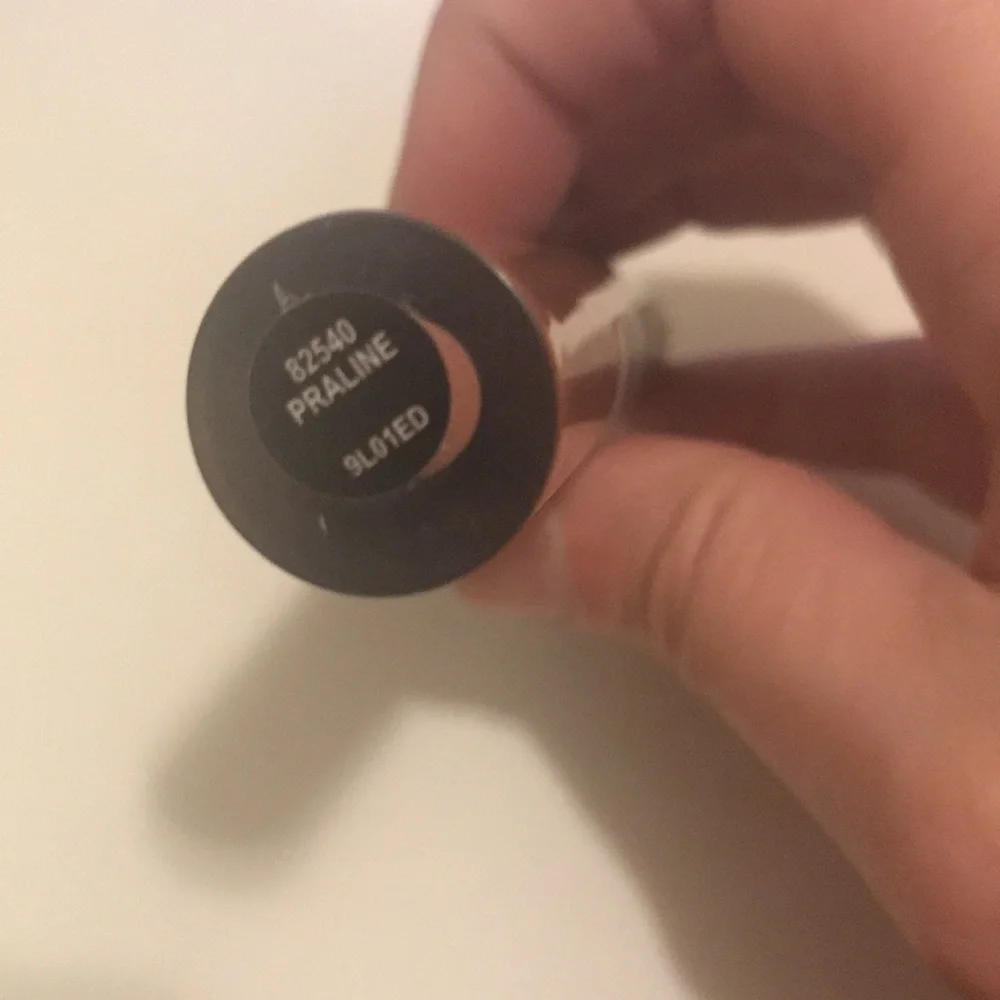 💖 Elf Lip Plumping Gloss - Praline